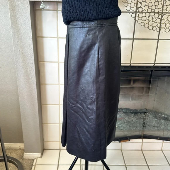 Tory Burch size 6 black shimmer skirt midi pleated flattering - Picture 6 of 13